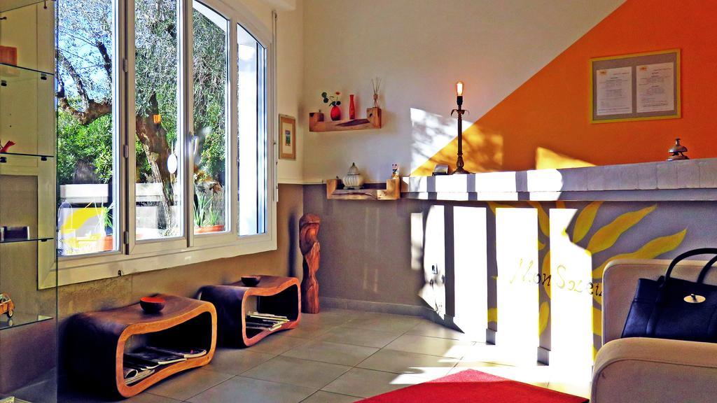 Hotel Mon Soleil La Gaude Bagian luar foto