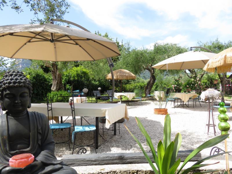 Hotel Mon Soleil La Gaude Bagian luar foto
